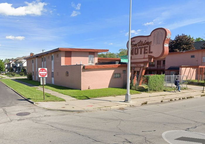 Fontaine Motel - Older Street View